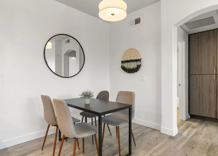 Cozysuites By The Stadium W Pool! 11 Apartment Glendale