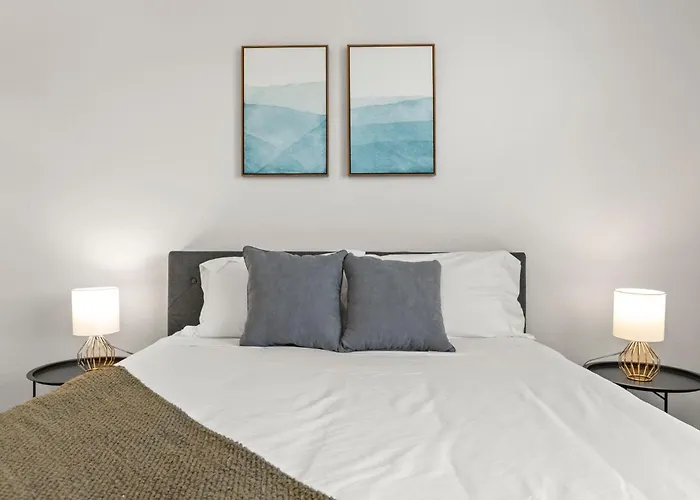 Cozysuites By The Stadium W Pool! 11 *