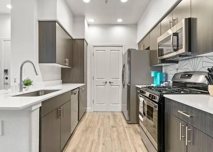 Cozysuites By The Stadium W Pool! 11 Apartment