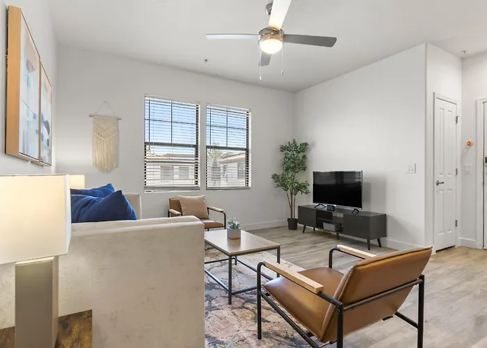 Cozysuites By The Stadium W Pool! 11 Apartment *