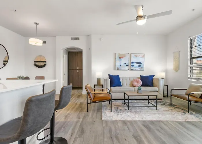 Cozysuites By The Stadium W Pool! 11 Apartment Glendale