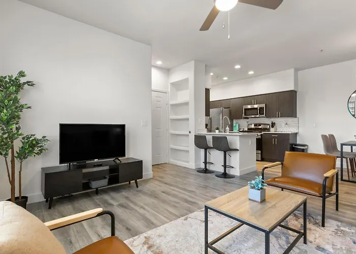 Cozysuites By The Stadium W Pool! 11 *